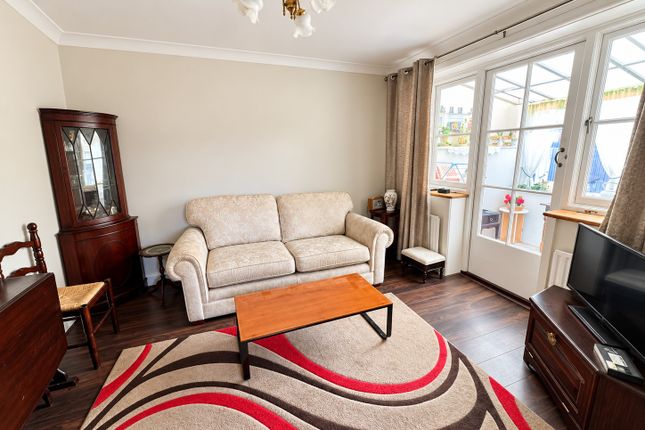 44, Waterloo Road, Gosport photo 5