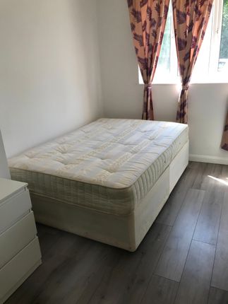 2 Western Court, London photo 4
