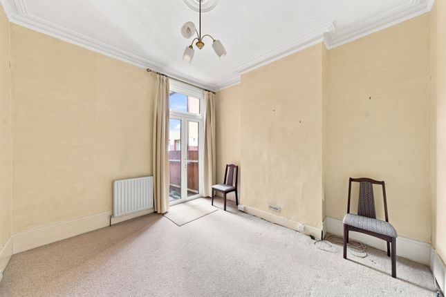 71, Oaklands Road, London photo 4