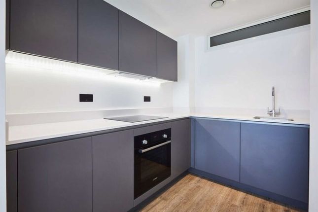 Thumbnail Flat to rent in Sinclair Gardens, London