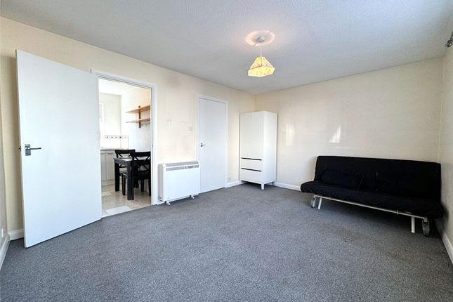 Riverside Court, Dorking photo 4