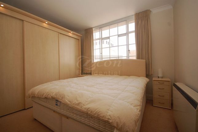 Flat to rent in 1B Belvedere Road, County Hall, London, London
