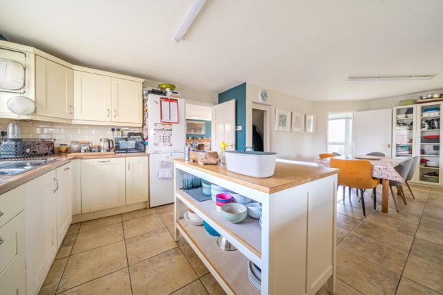 2, St. Martins Way, Grantham photo 3