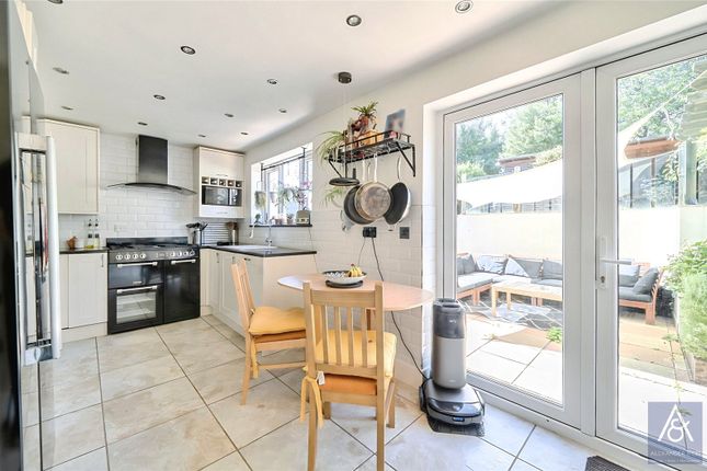 29, Overn Crescent, Buckinghamshire photo 4