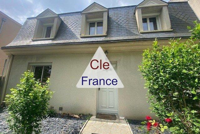 Thumbnail Detached house for sale in Saint-Maur-Des-Fosses, Ile-De-France, 94100, France