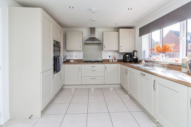 114, Stone Drive, Shifnal photo 3