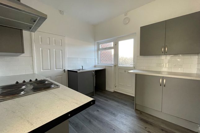 End terrace house to rent in Hedon Road, Hull