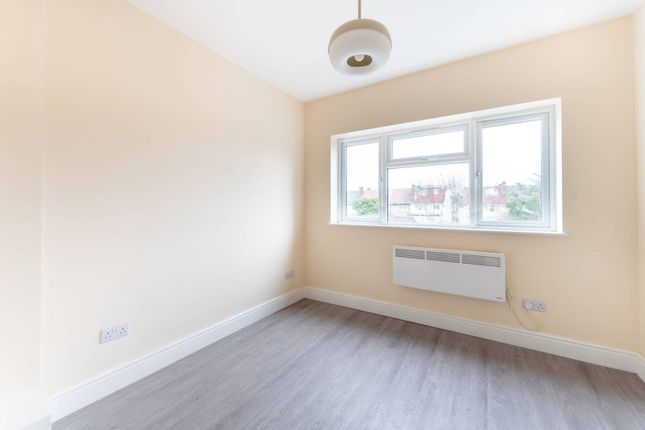 Thumbnail Maisonette to rent in Greenford, Perivale, Greenford