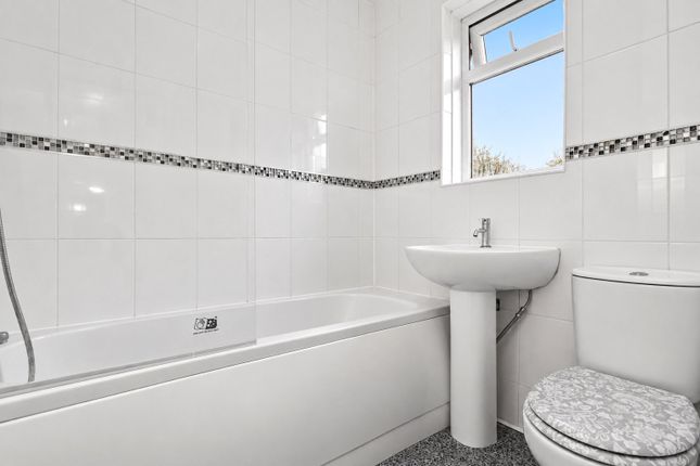 139, Fryston Road, West Yorkshire photo 4