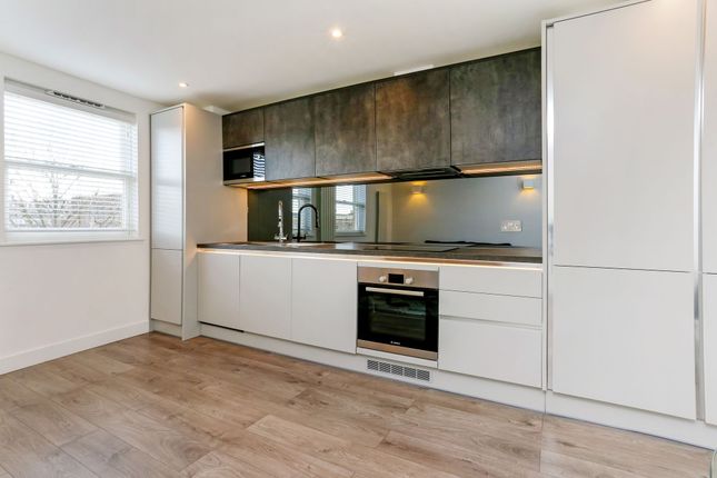 Flat 9 Karam Court, 305 Commercial Road, London, London photo 2