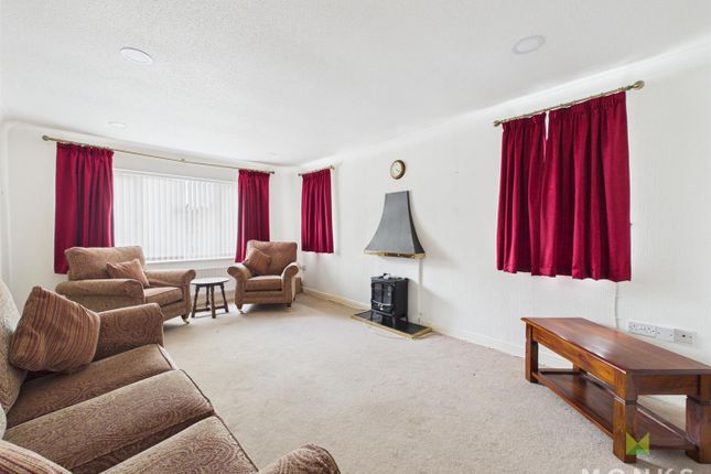 34, Llanforda Mead, Oswestry photo 2