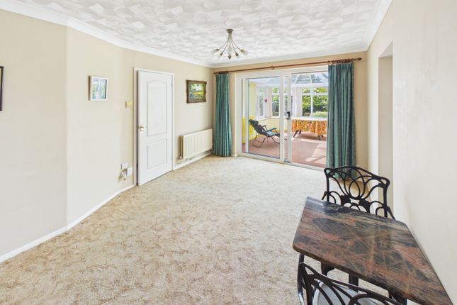 36 Barnbrook Road, Sarisbury Green, Southampton photo 4