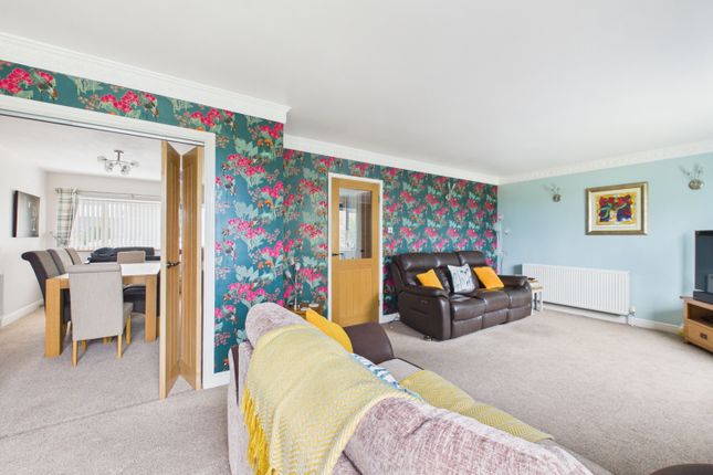 24, Highfield View Gildersome, Leeds photo 3