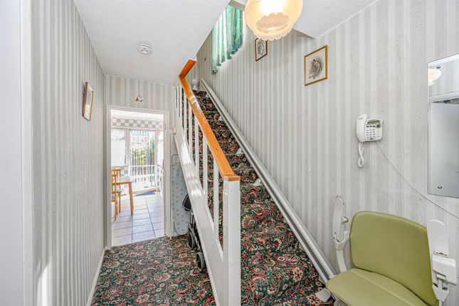 98, The Bramblings, Highams Park photo 2