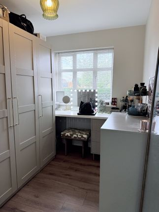 11, Hew Watt Close Orsett, Essex photo 4