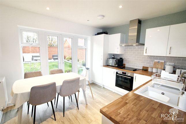 4, Lily Gardens, Berkshire photo 4