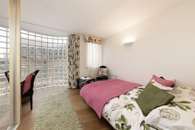 Flat for sale in The Triangle, 21 Three Oak Lane, London