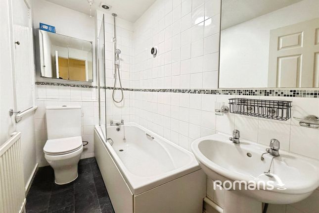 20, Orchard Drive, High Wycombe photo 4