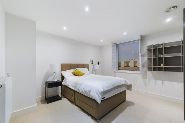 91, Canary View, Dowells Street, London photo 4