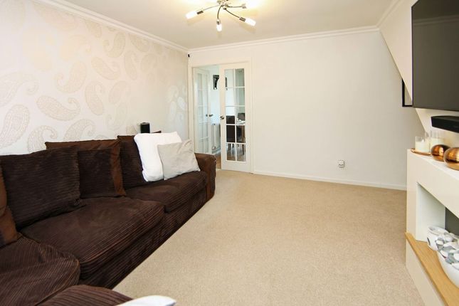 30, Whitebeam Close, Telford photo 4