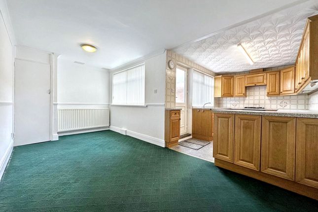 29, Lamb Terrace, Newcastle upon Tyne photo 5