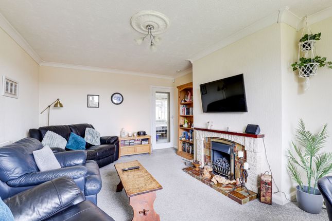 91 Greenacres, Nottingham photo 2