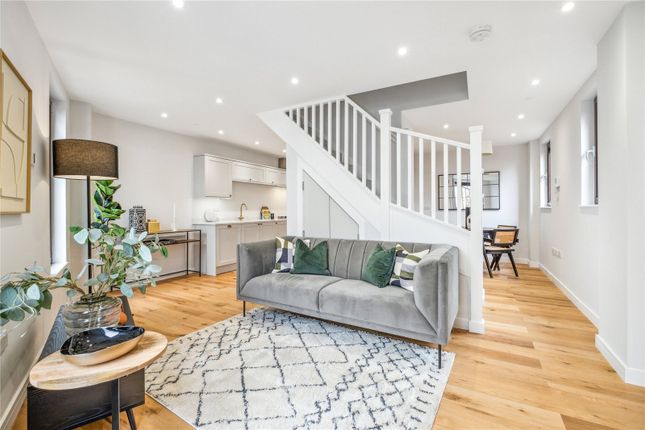 Thumbnail Detached house for sale in Battersea High Street, London