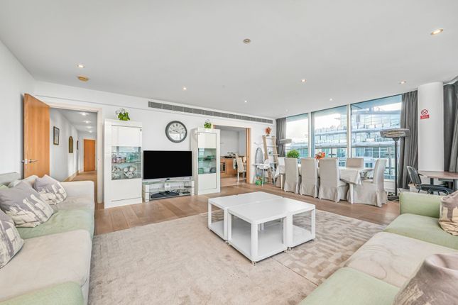 Juniper Drive, London photo 3