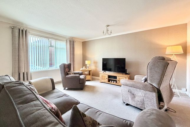 7, Bankside Court, Denny photo 2
