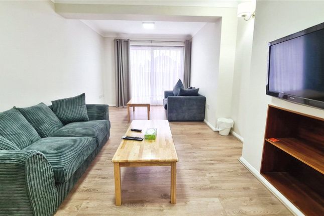 Room 4, 54, Selsdon Avenue, Reading photo 2