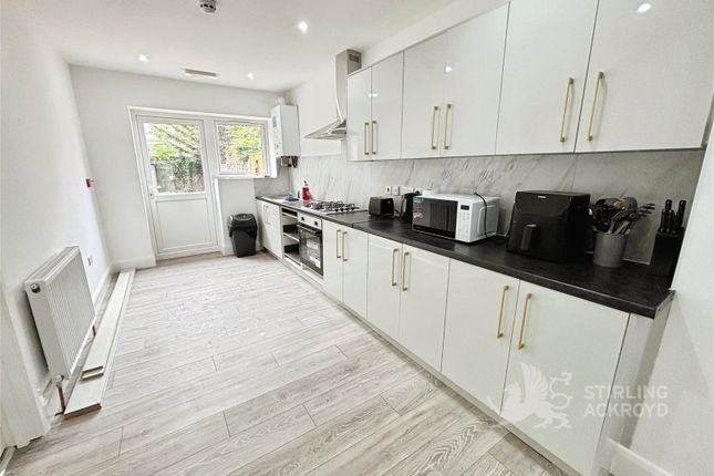 Room 1, 91, Heathcroft Avenue, Surrey photo 2