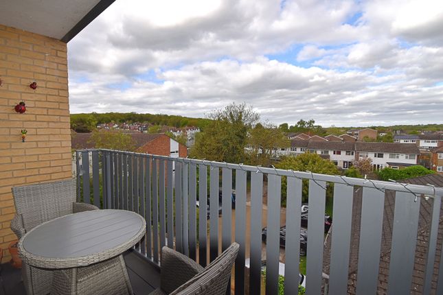 95, Merriam Close, Highams Park photo 2
