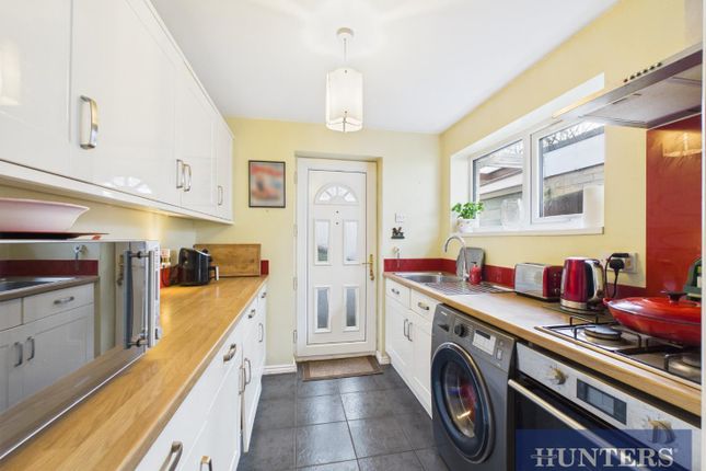 93, Harewood Avenue, Bridlington photo 2