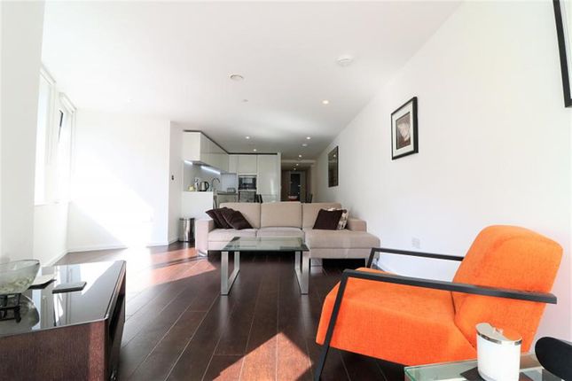 Flat for sale in Eagle Point, 161 City Road, Old Street, Islington, London