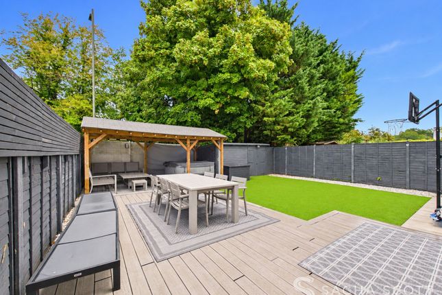 4 Hawthorn Close Fir Tree Road, Banstead photo 3