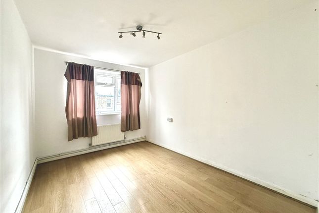 26, Reynolds Road, London photo 4