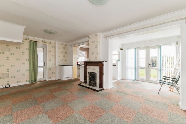 21, Staindrop Drive, Middlesbrough photo 4