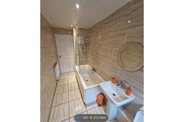 Flat, Bagnell Street Springburn, Glasgow photo 3