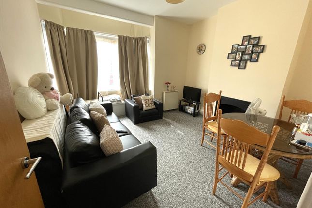 1-bed house on 25B, Beach Road, West Sussex, £835/mo