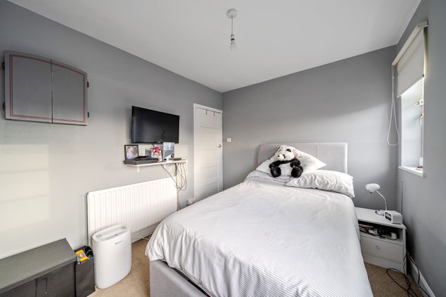 13A, Northdown Close, Ruislip photo 3