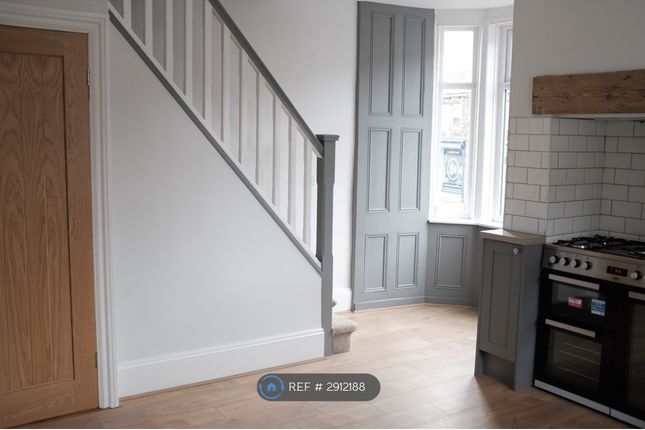 King Street, Yeadon, Leeds photo 5