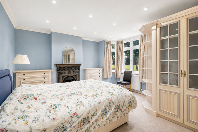 21,, Calmont Road, Bromley photo 4