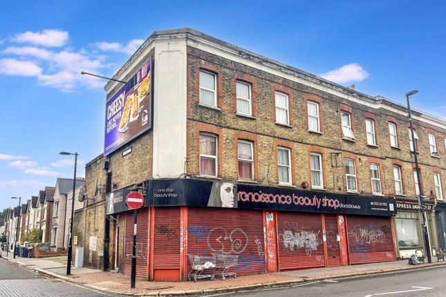 1-bed flat on Portland Road, London, £70,000