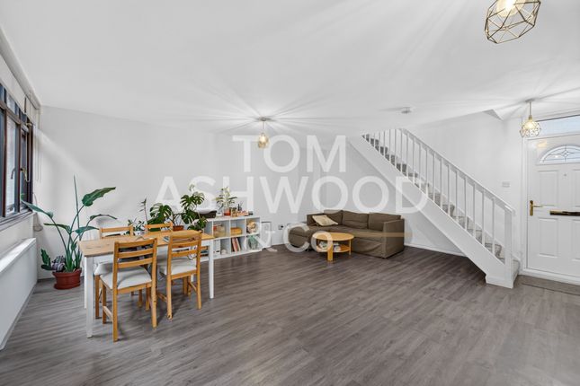 Redcastle Close, Shadwell photo 4