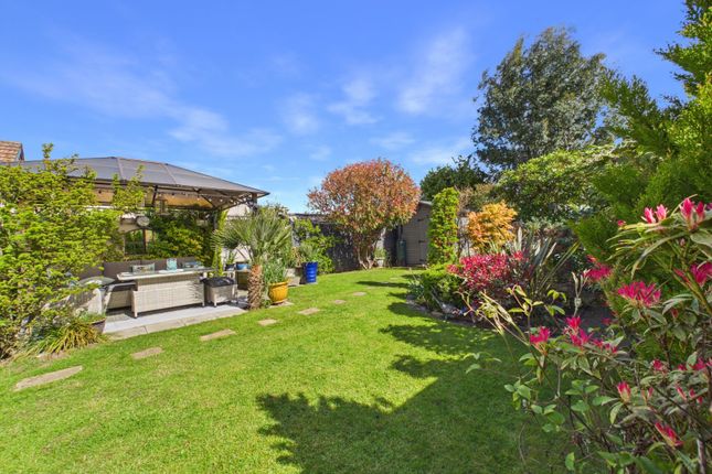 18, Lansdowne Road, Surrey photo 3
