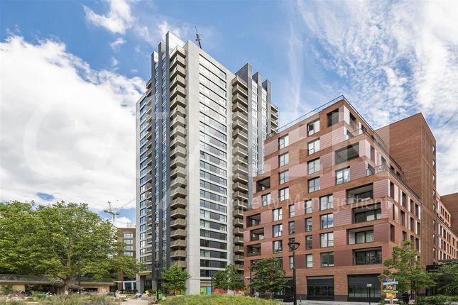 1-bed flat on Hewson Way, London, £2,925/mo