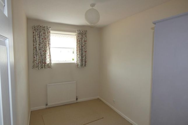 Semi-detached house to rent in Pensclose, Witney, Oxon