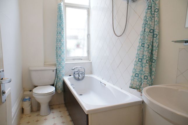 1st Floor 16, Pembridge Road, London photo 4