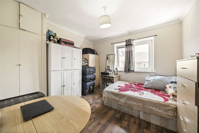 Flat 22,, Rogers Estate, London photo 3