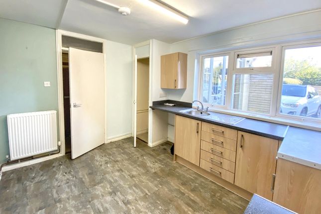 Flat 1 Goldney House, Corsham, Wiltshire SN13 0AU photo 5